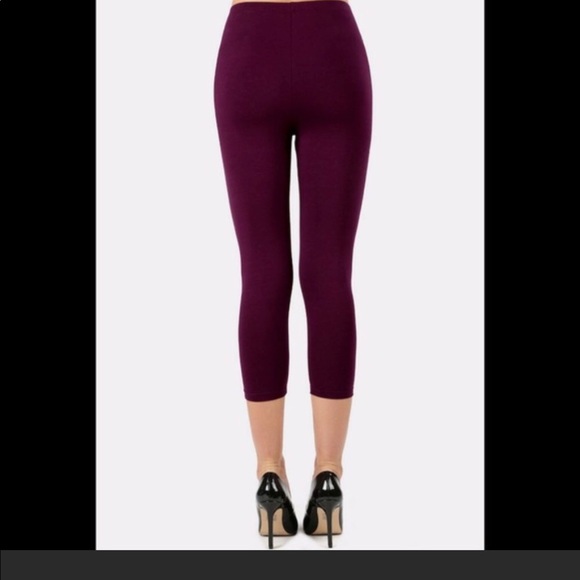 NWT PREMIUM COTTON CAPRI LEGGINGS!! - Picture 2 of 3